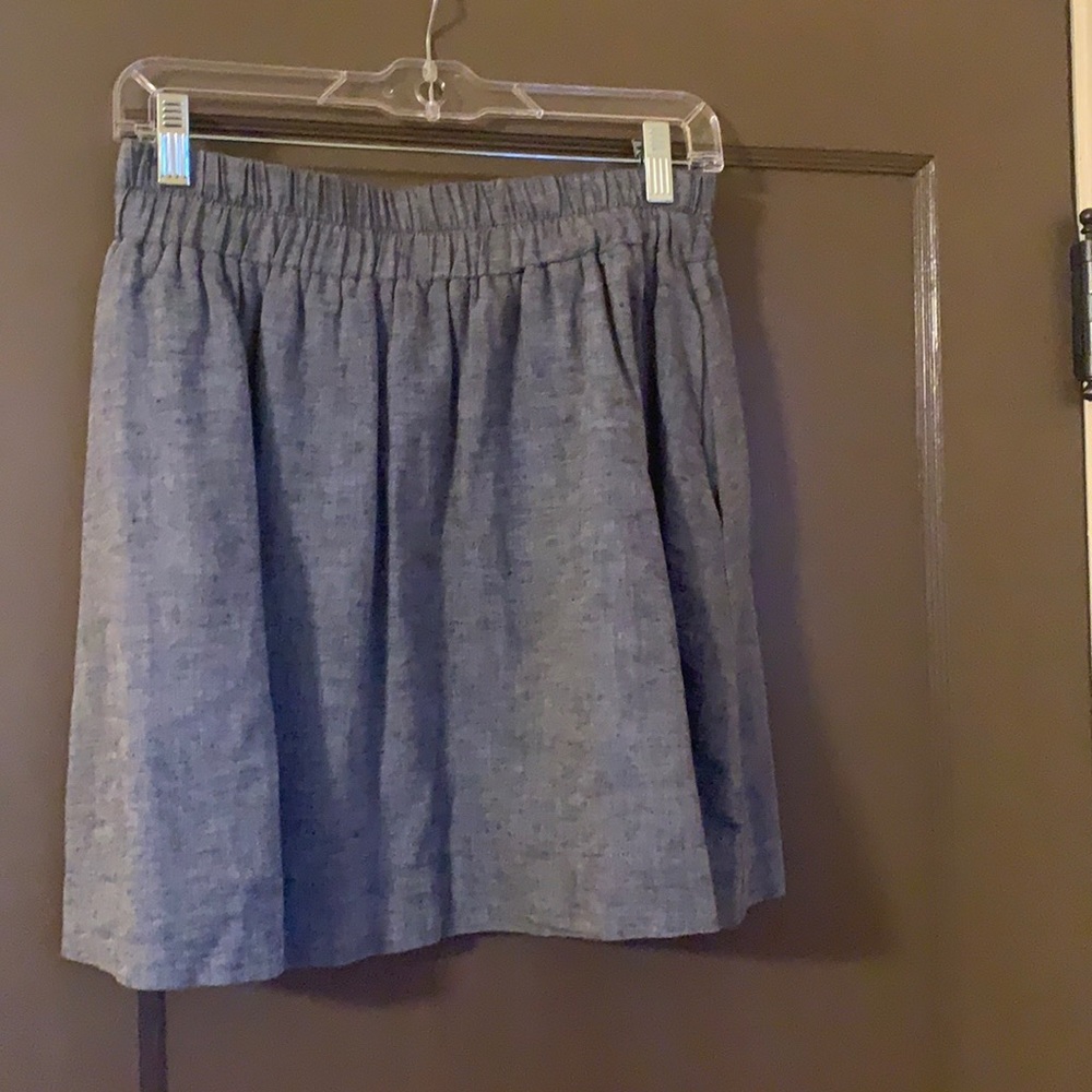 Gray skirt with pockets!